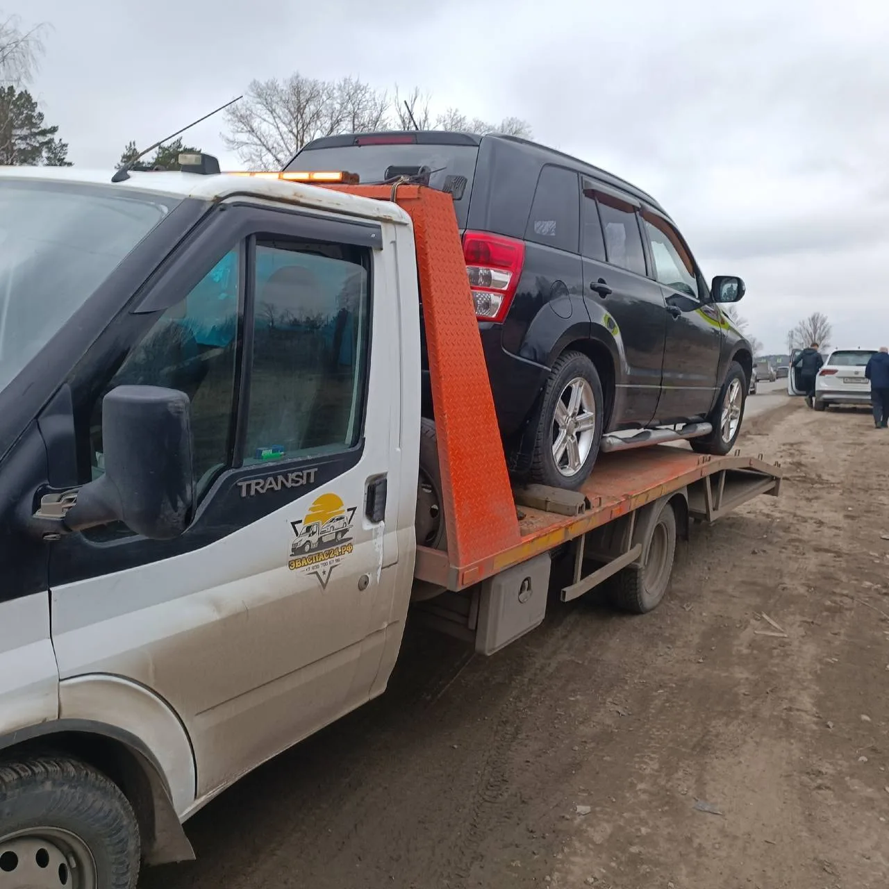 Работа эвакуатора во дворе Автозаводского района