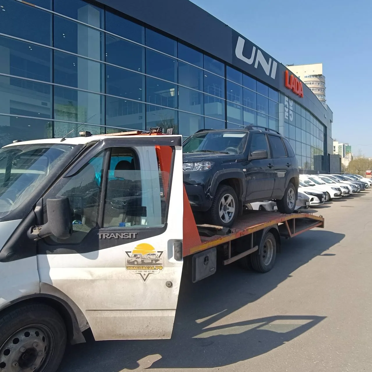 Эвакуация автомобиля из тесного двора Ленинского района