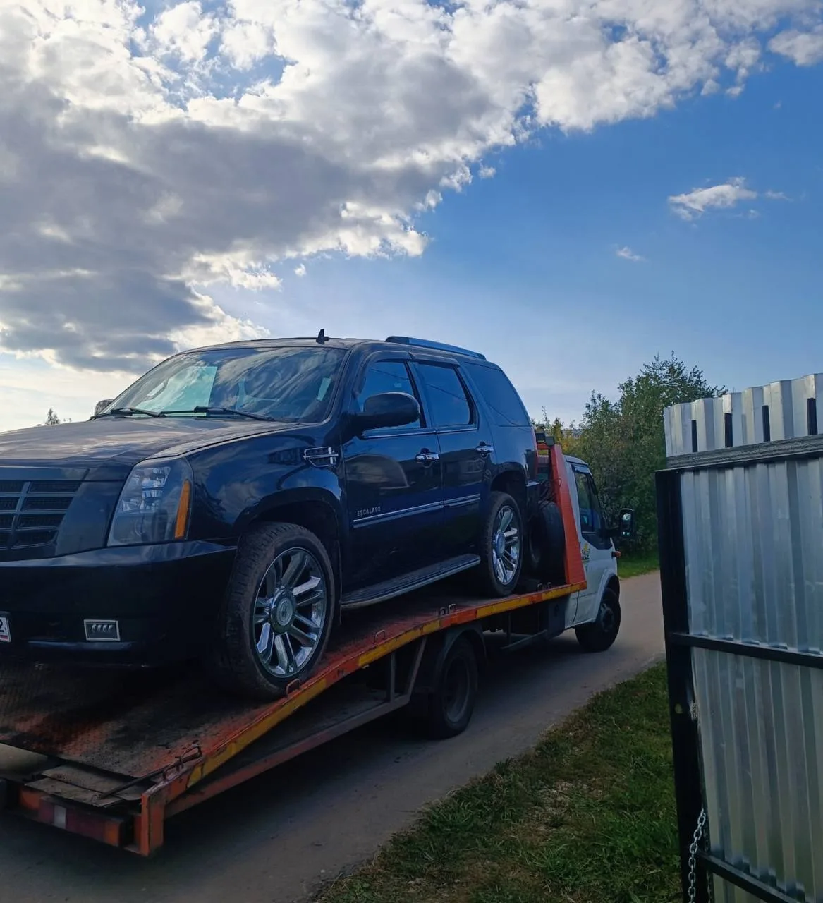 Погрузка автомобиля на платформу в Кстово
